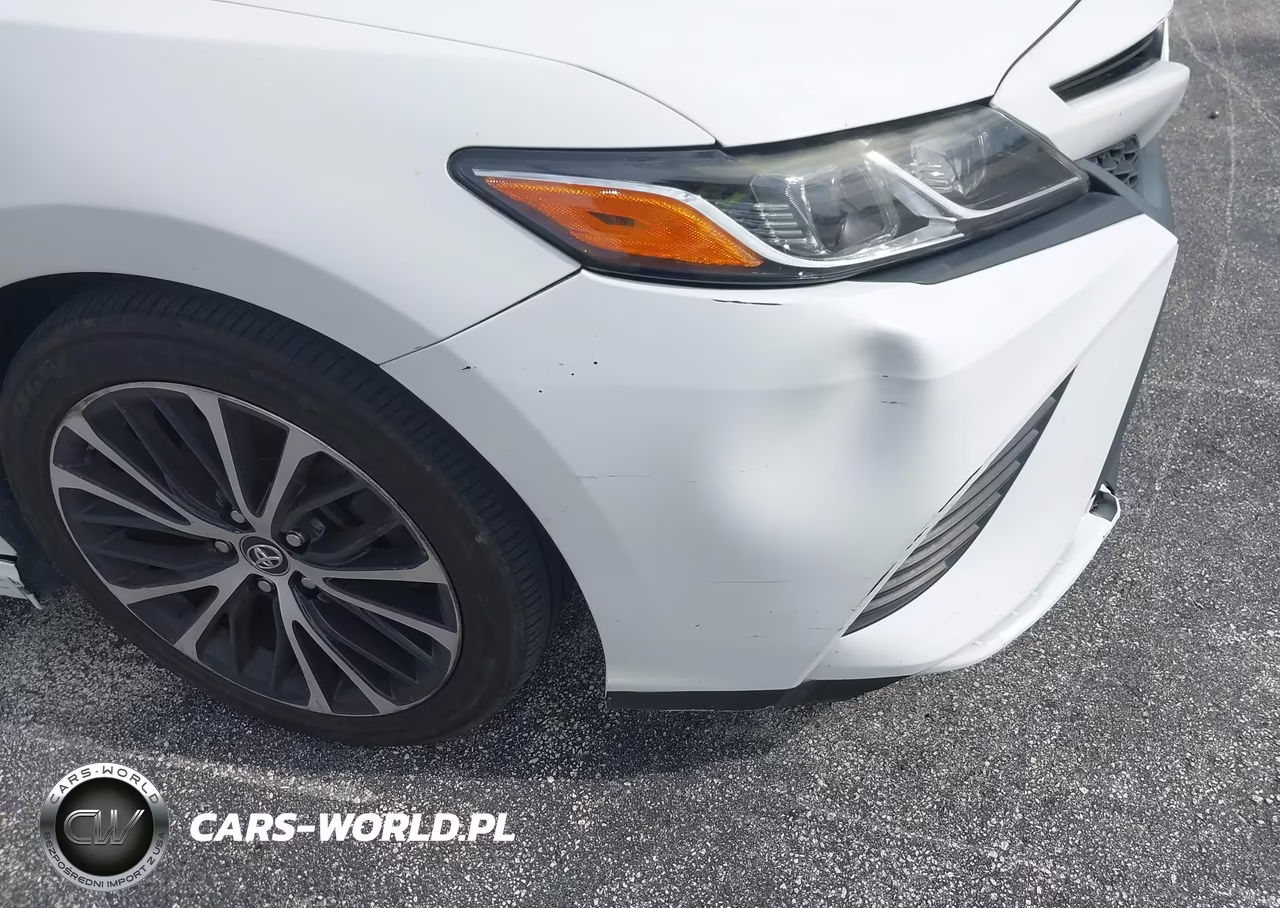 2018 Toyota Camry Se VIN:4T1B11HK0JU154103 - 17