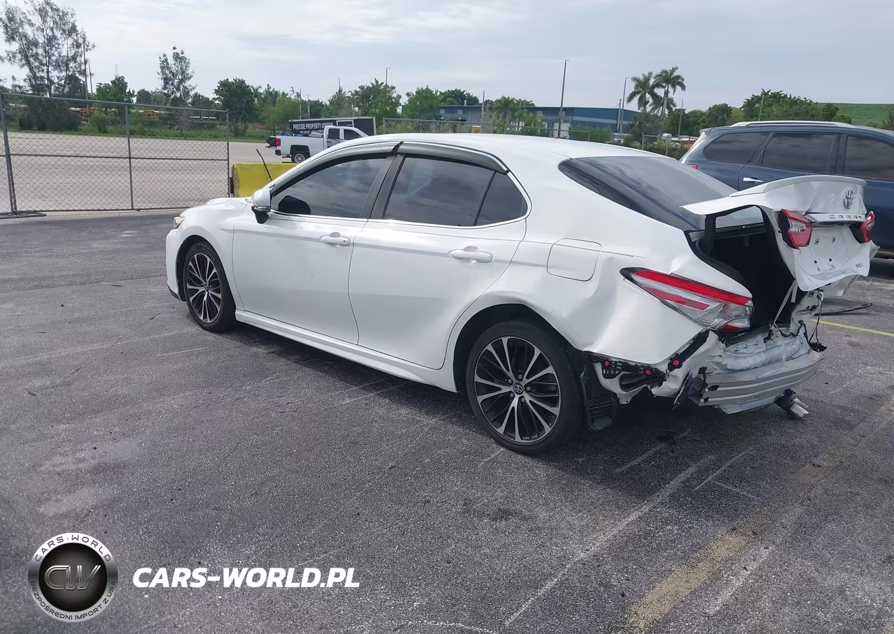 2018 Toyota Camry Se VIN:4T1B11HK0JU154103 - 3