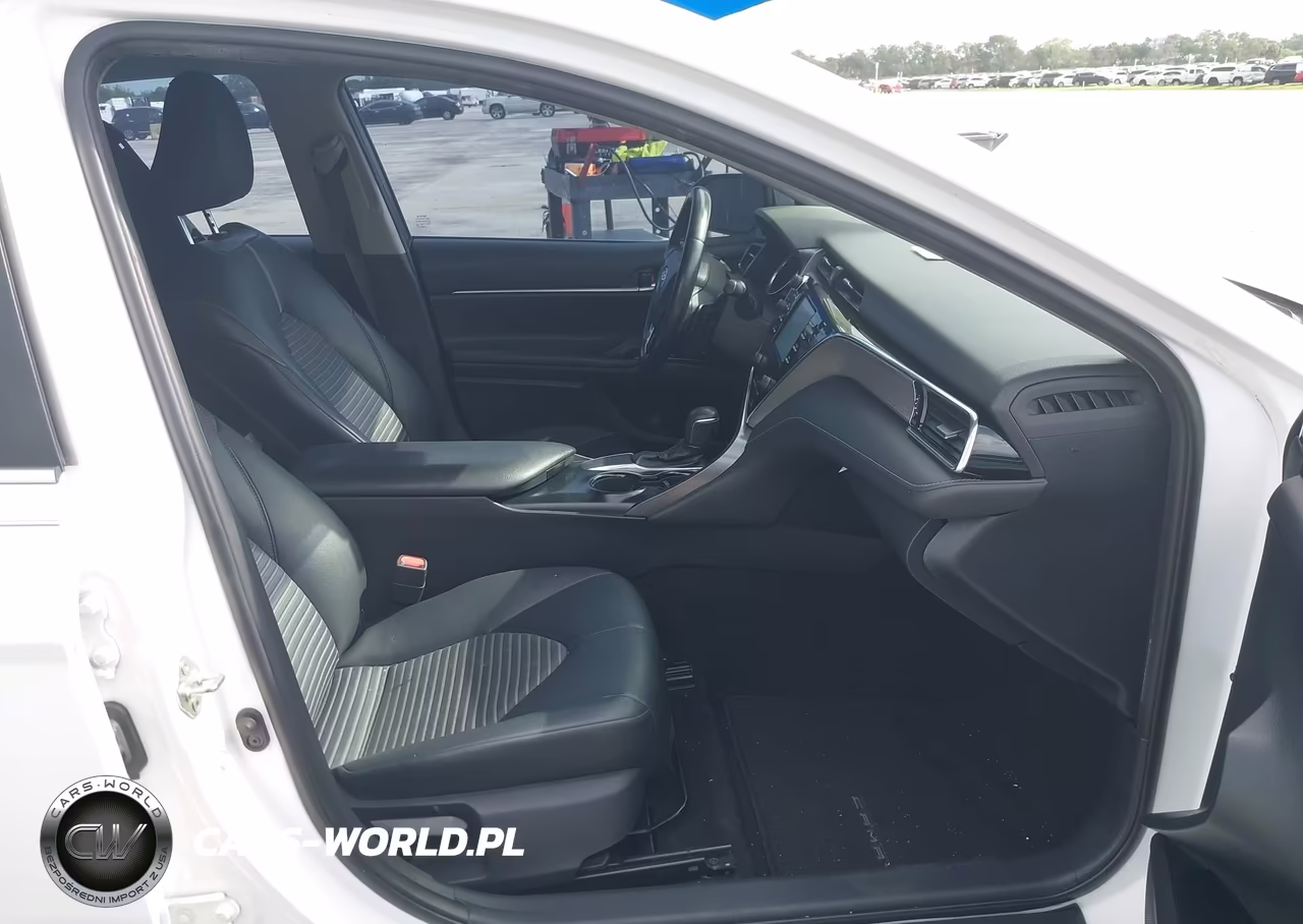2018 Toyota Camry Se VIN:4T1B11HK0JU154103 - 5