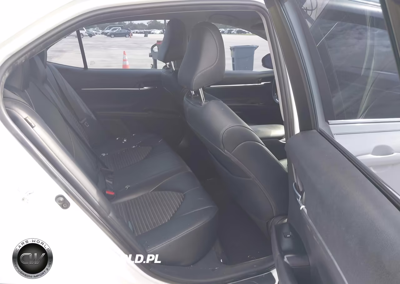 2018 Toyota Camry Se VIN:4T1B11HK0JU154103 - 8