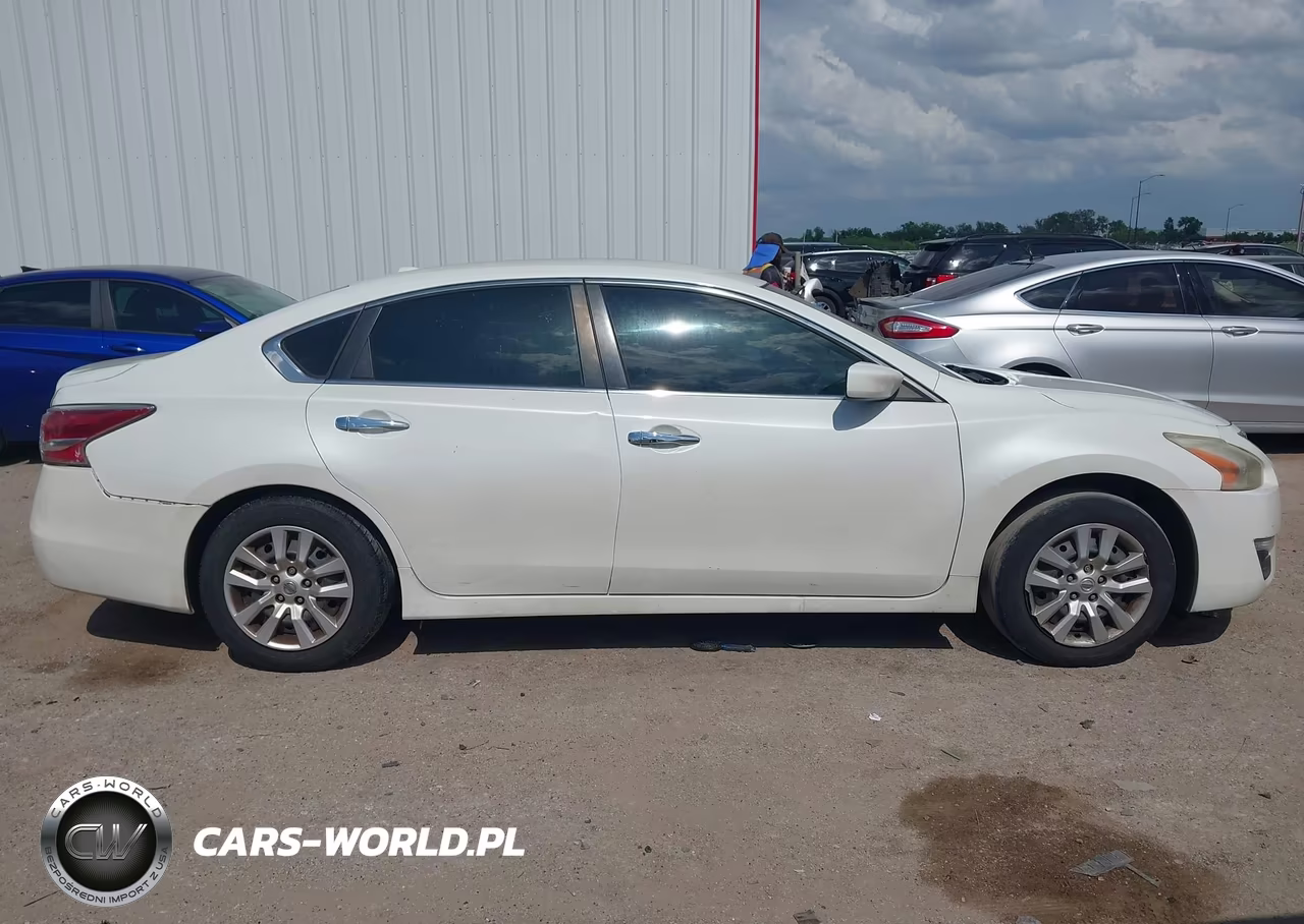 2014 Nissan Altima 2.5 S VIN:1N4AL3AP1EN254745 - 13