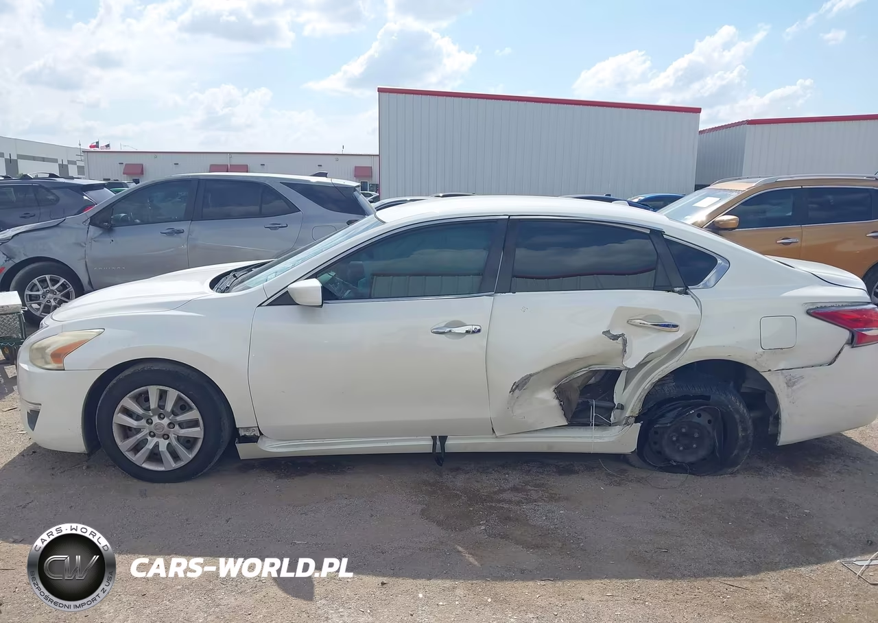 2014 Nissan Altima 2.5 S VIN:1N4AL3AP1EN254745 - 14