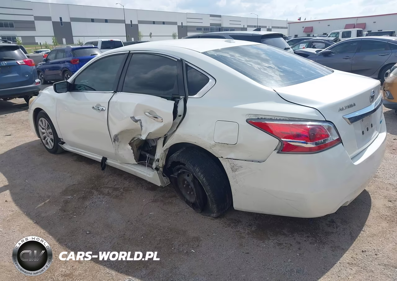 2014 Nissan Altima 2.5 S VIN:1N4AL3AP1EN254745 - 3