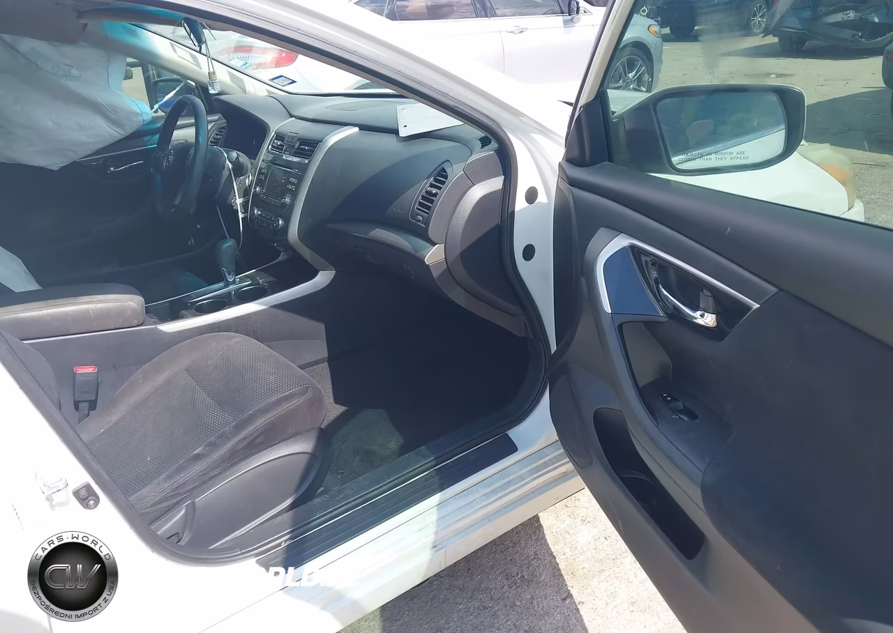 2014 Nissan Altima 2.5 S VIN:1N4AL3AP1EN254745 - 5