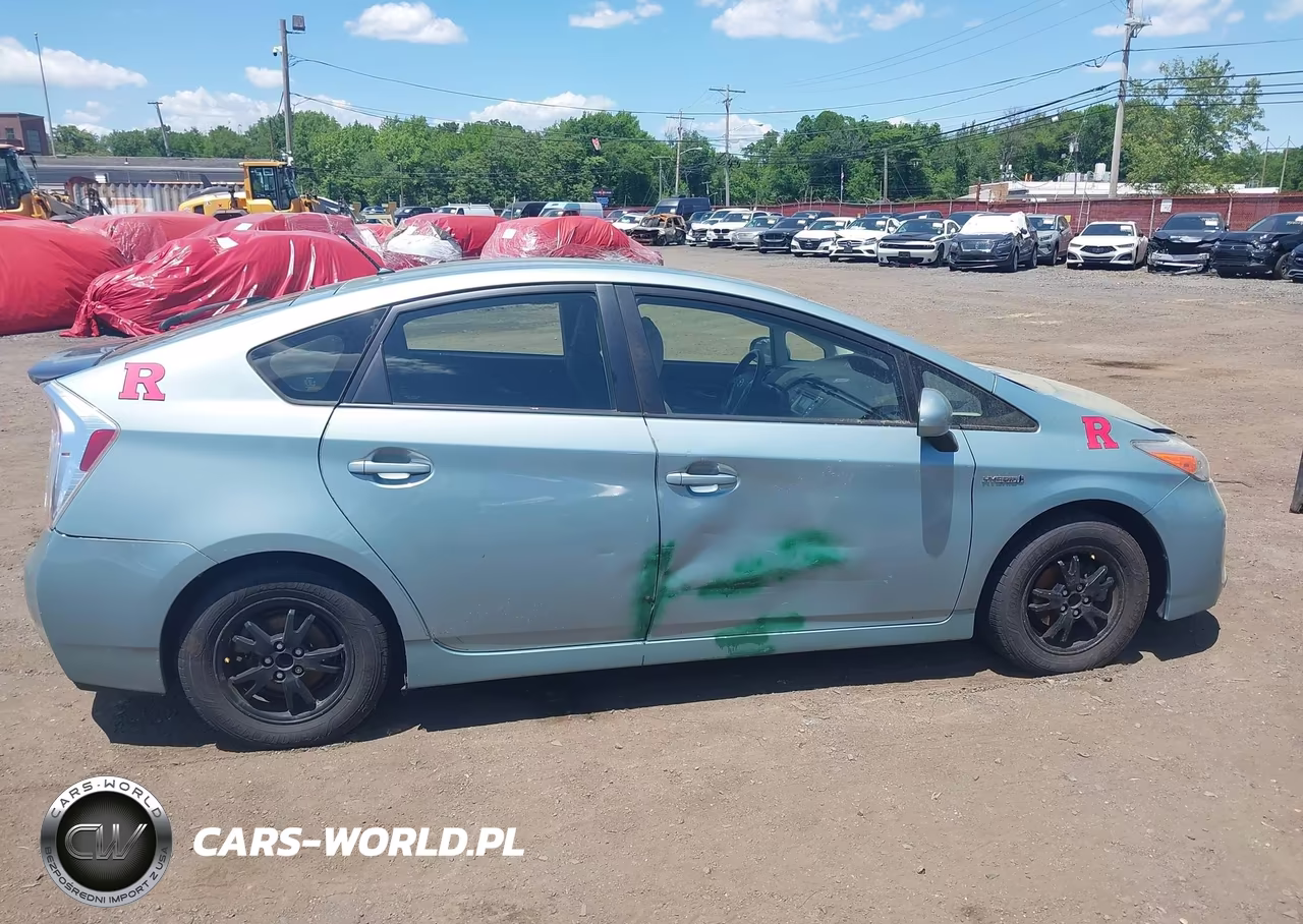 2014 Toyota Prius Two VIN:JTDKN3DU5E1748835 - 14