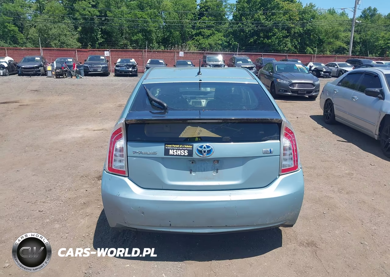 2014 Toyota Prius Two VIN:JTDKN3DU5E1748835 - 17