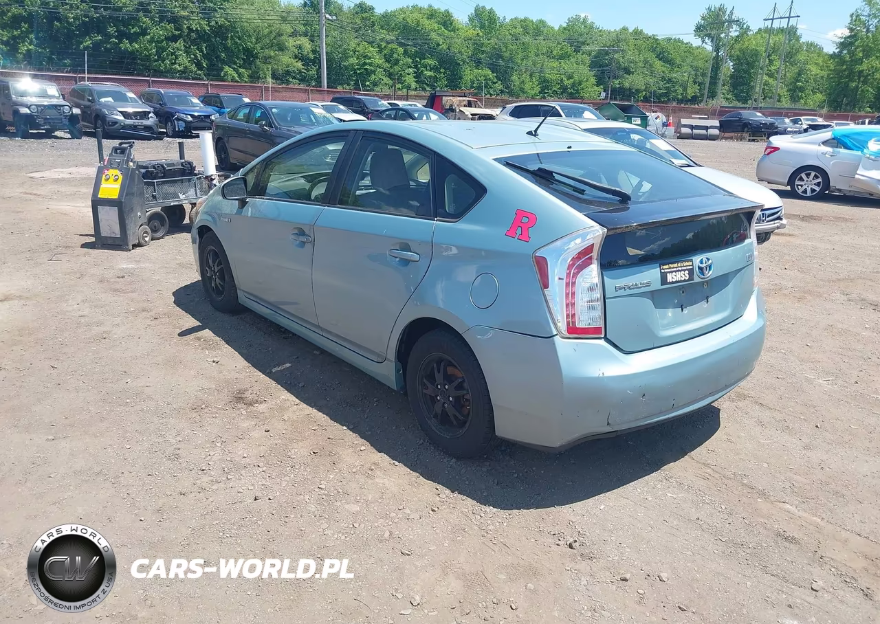 2014 Toyota Prius Two VIN:JTDKN3DU5E1748835 - 3