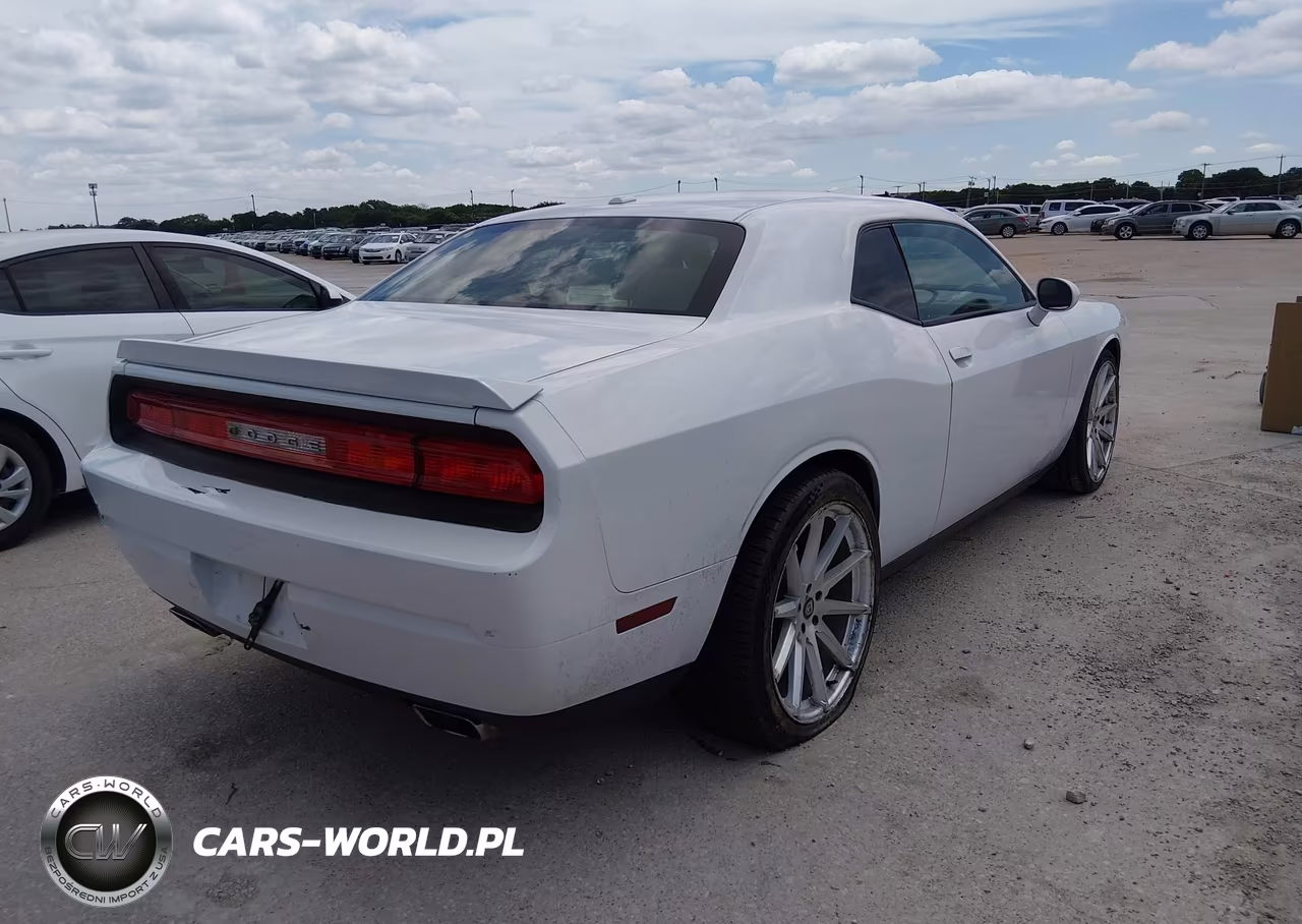 2012 Dodge Challenger Sxt VIN:2C3CDYAG3CH194068 - 4