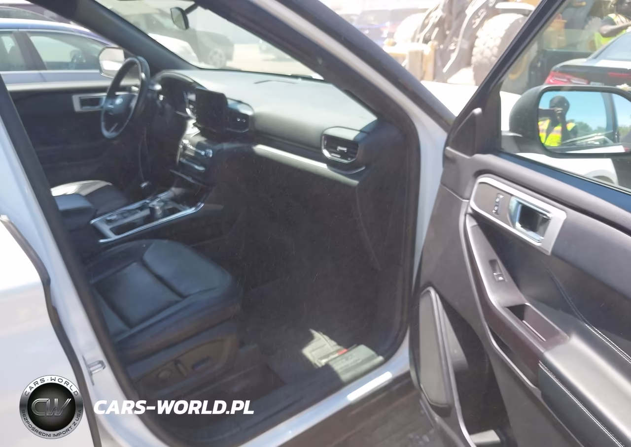 2020 Ford Explorer Xlt VIN:1FMSK8DHXLGA16408 - 5