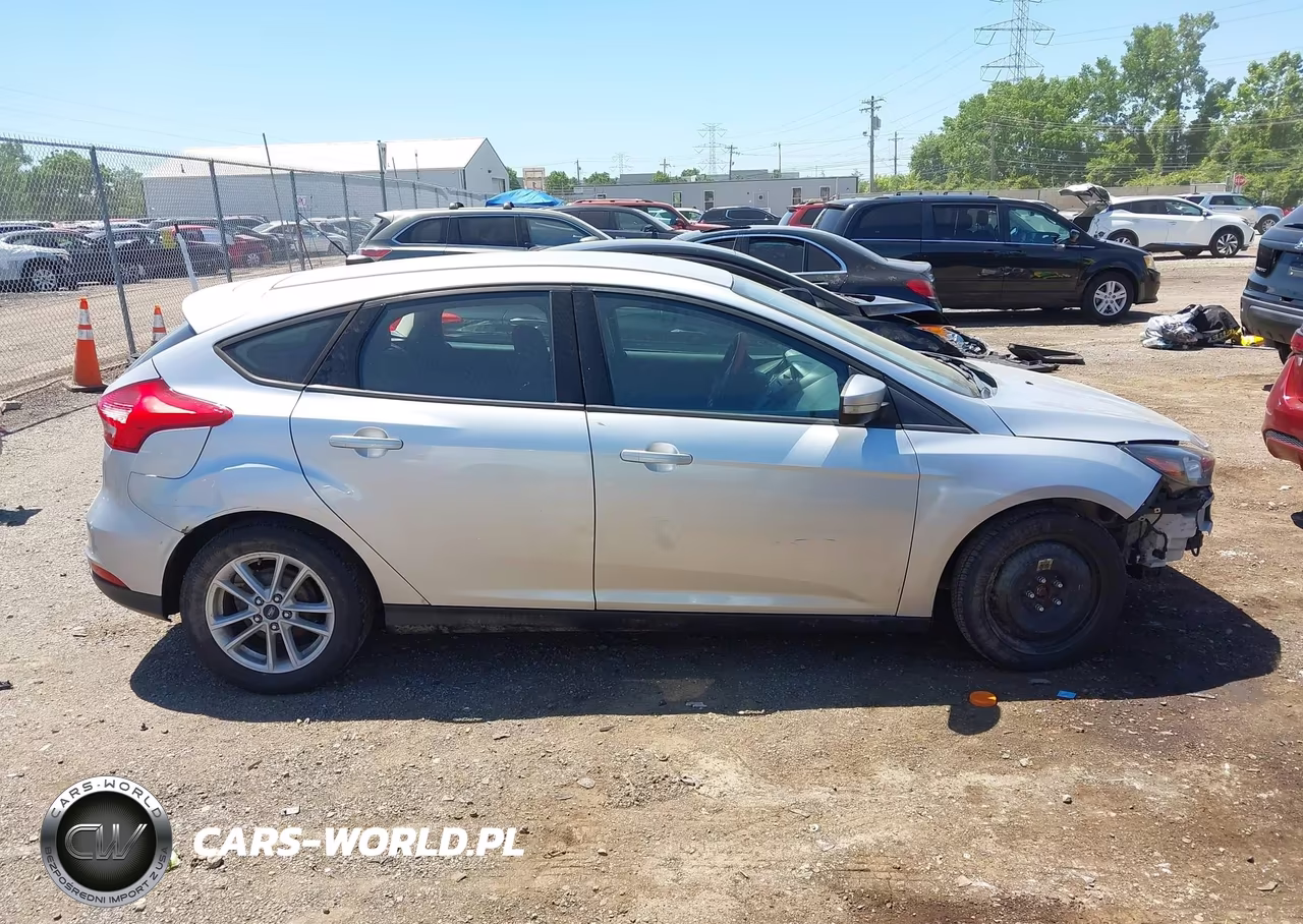 2017 Ford Focus Se VIN:1FADP3K22HL231544 - 14