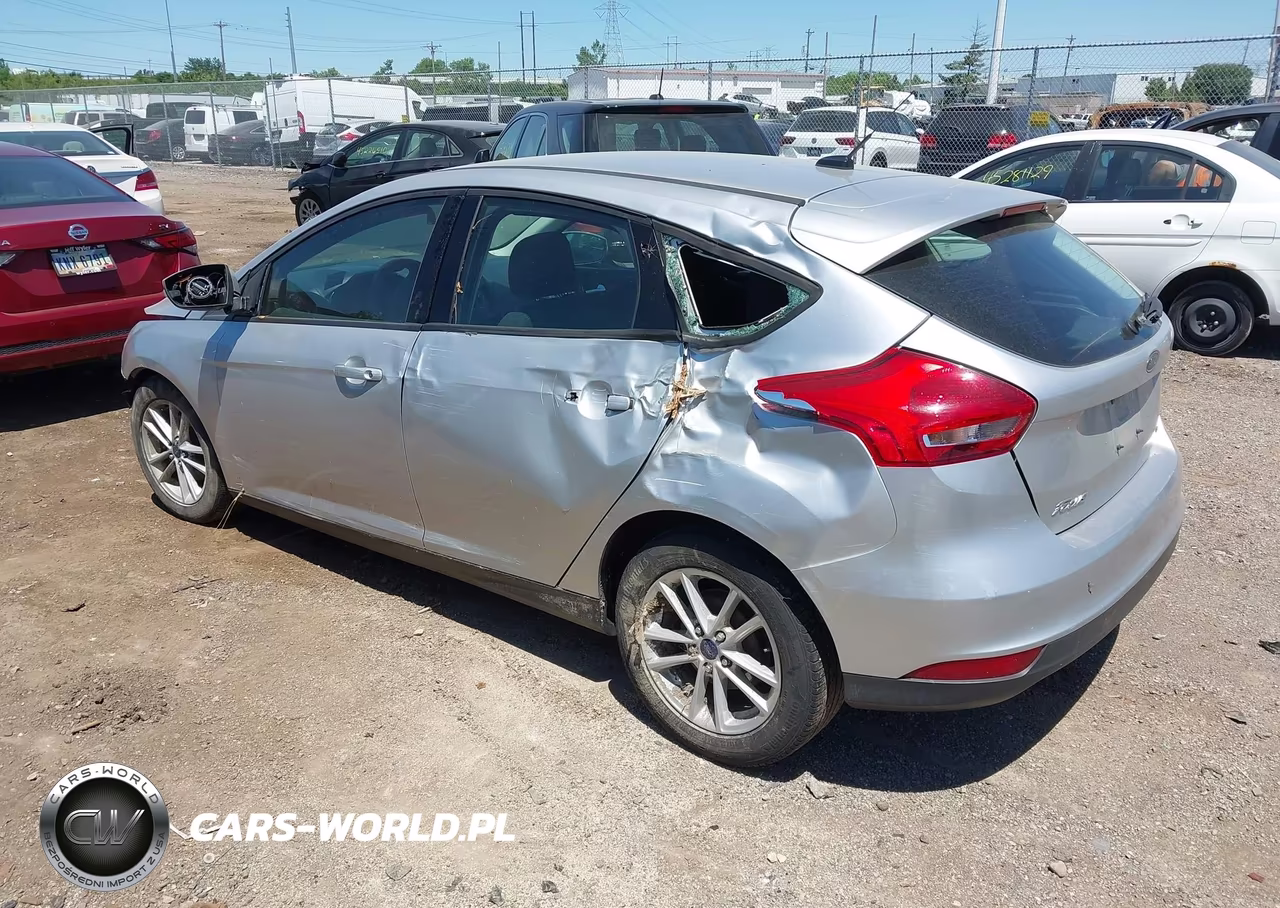 2017 Ford Focus Se VIN:1FADP3K22HL231544 - 3