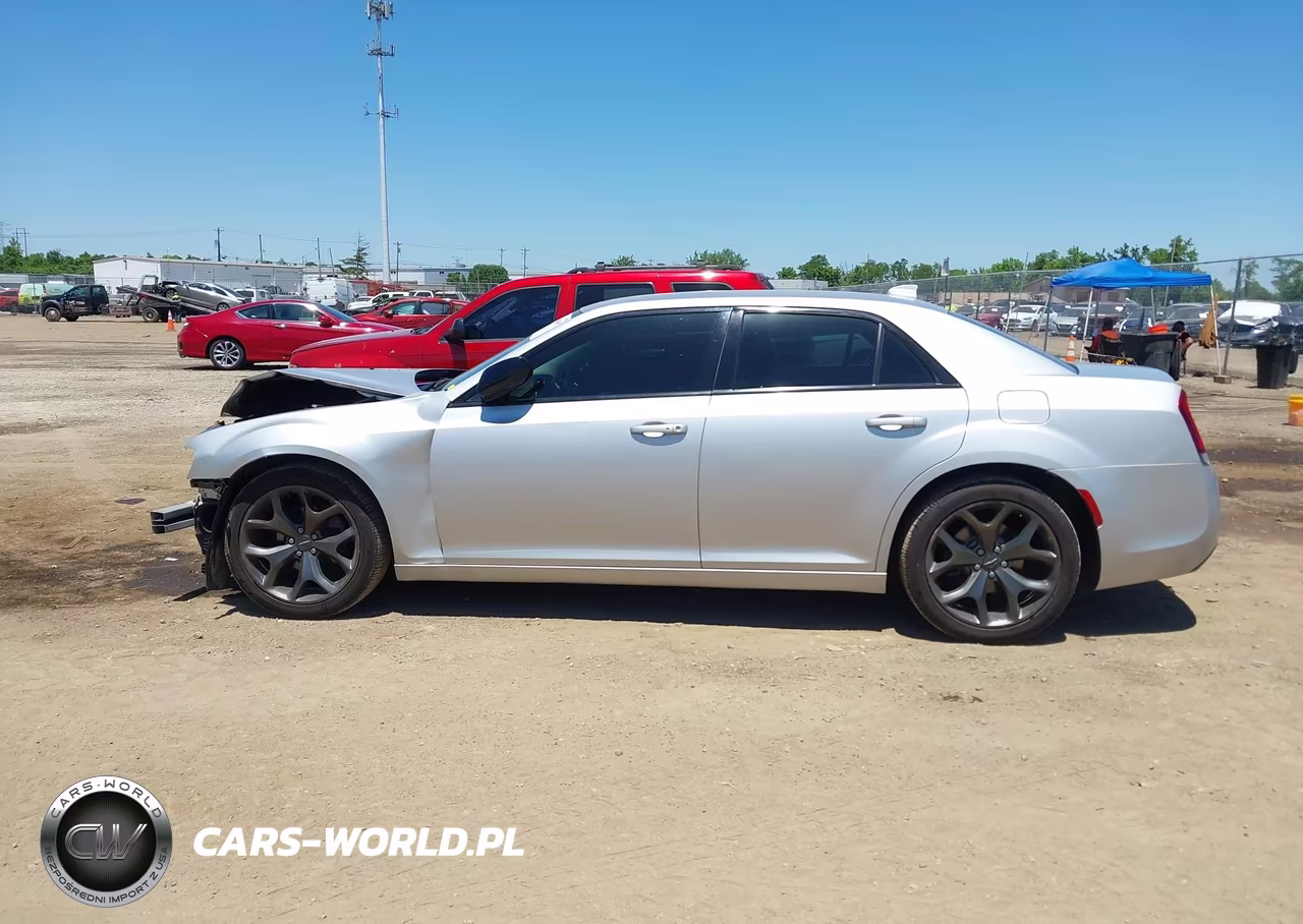 2020 Chrysler 300 Touring VIN:2C3CCAAG0LH239395 - 15