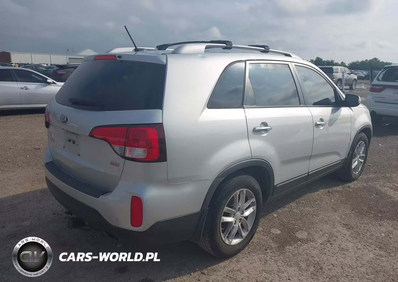 2014 Kia Sorento Lx VIN:5XYKT4A68EG506753 - 4