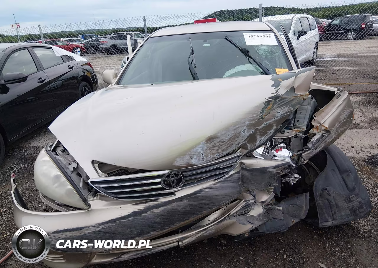 2005 Toyota Camry Le VIN:4T1BE30K75U405801 - 12