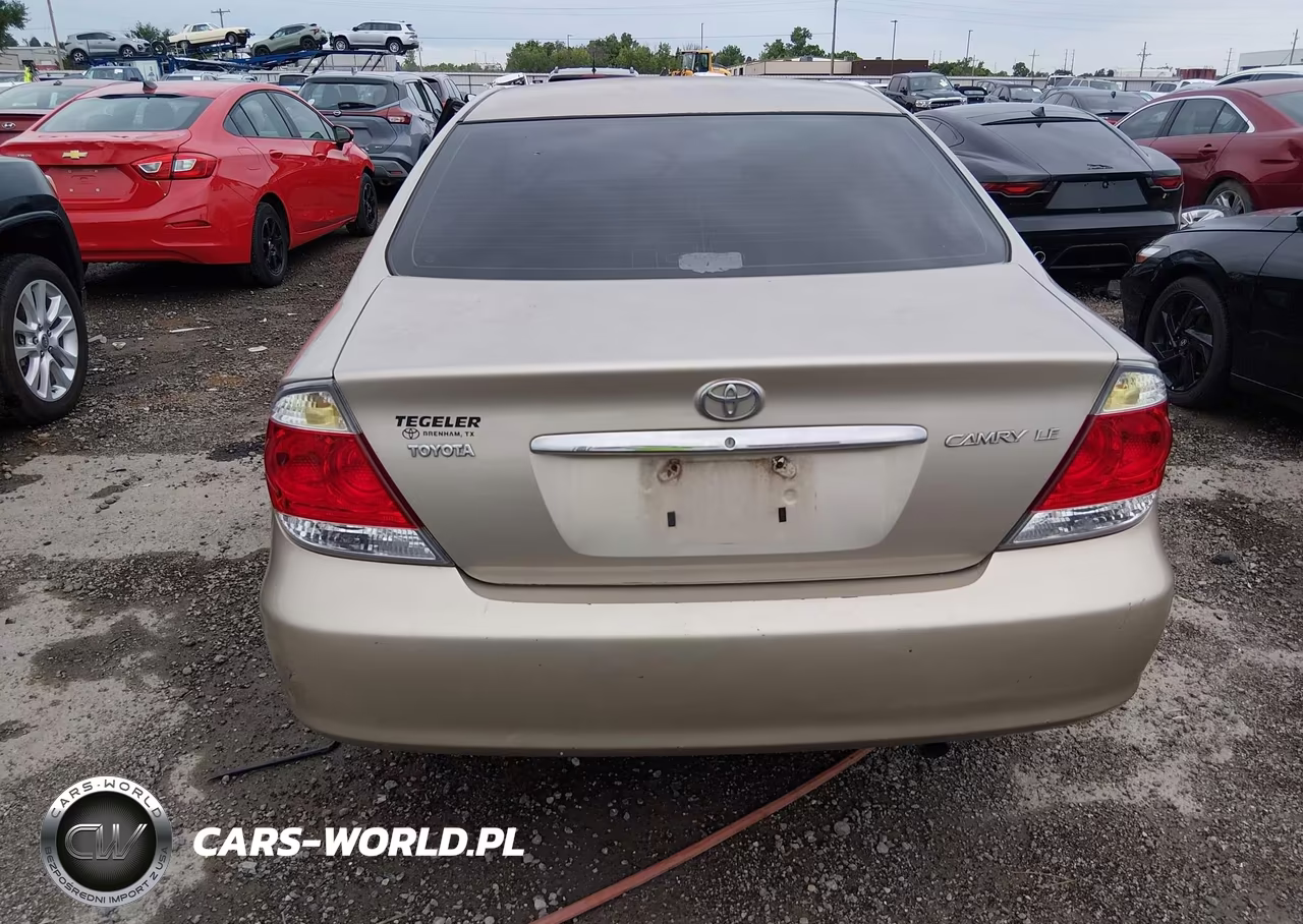 2005 Toyota Camry Le VIN:4T1BE30K75U405801 - 16