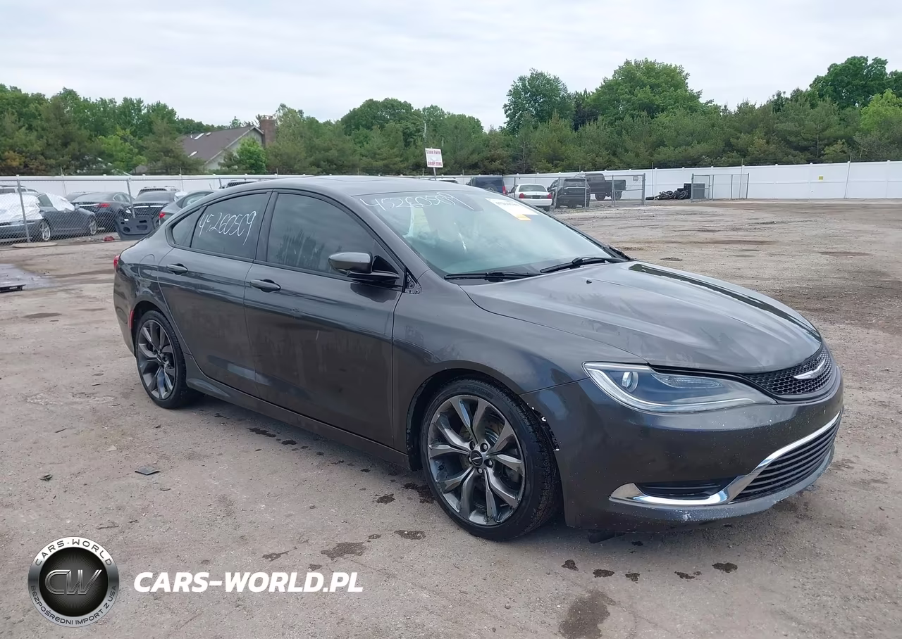 2015 Chrysler 200 S – zdjęcie 1 z 17