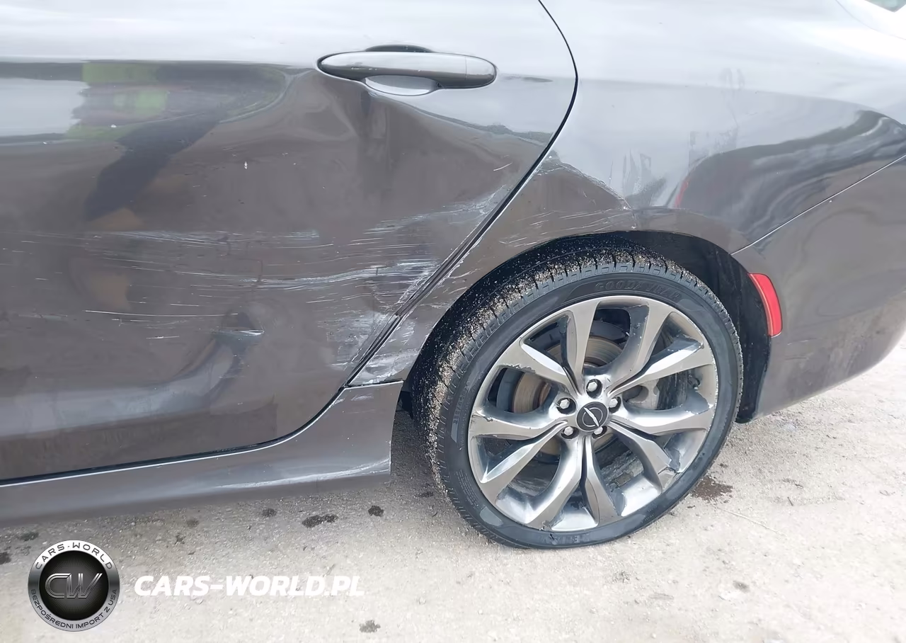 2015 Chrysler 200 S VIN:1C3CCCBBXFN550441 - 17