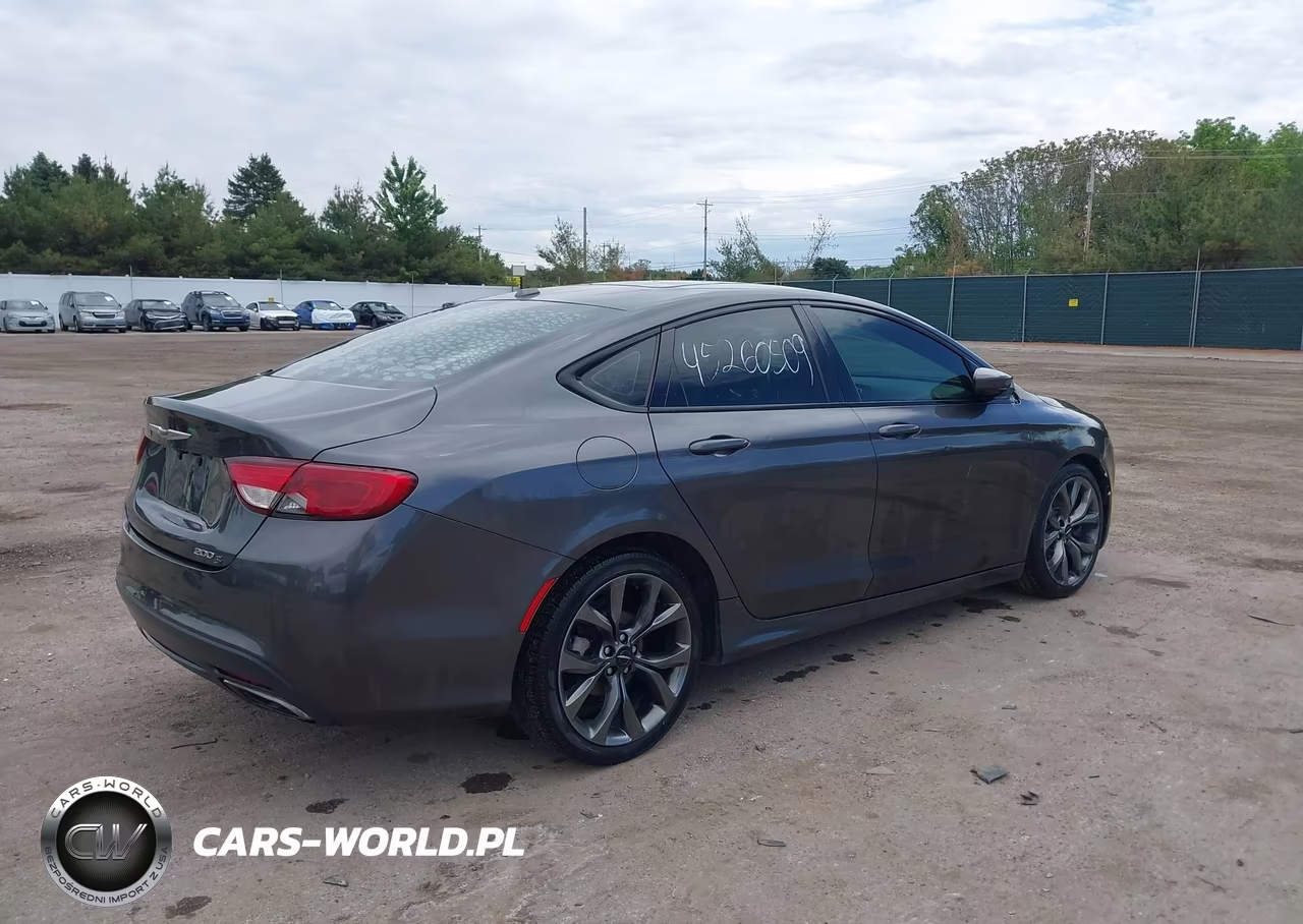 2015 Chrysler 200 S VIN:1C3CCCBBXFN550441 - 4