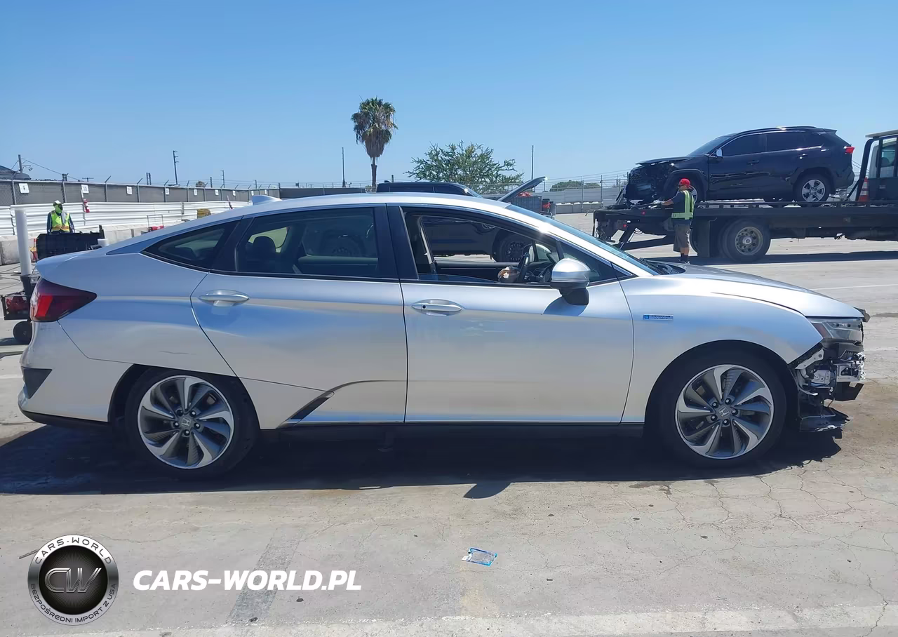 2018 Honda Clarity Plug-In Hybrid Touring VIN:JHMZC5F33JC006371 - 13
