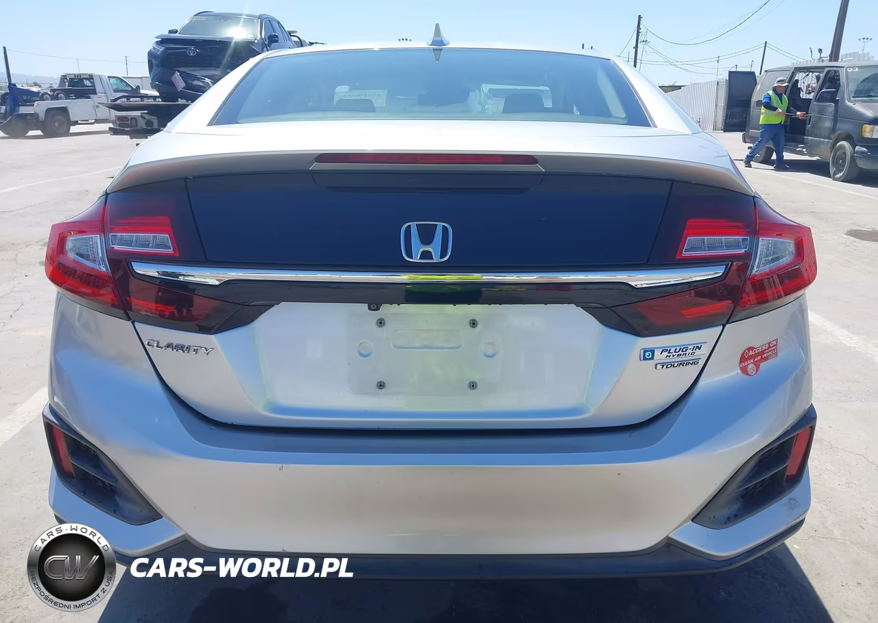 2018 Honda Clarity Plug-In Hybrid Touring VIN:JHMZC5F33JC006371 - 16