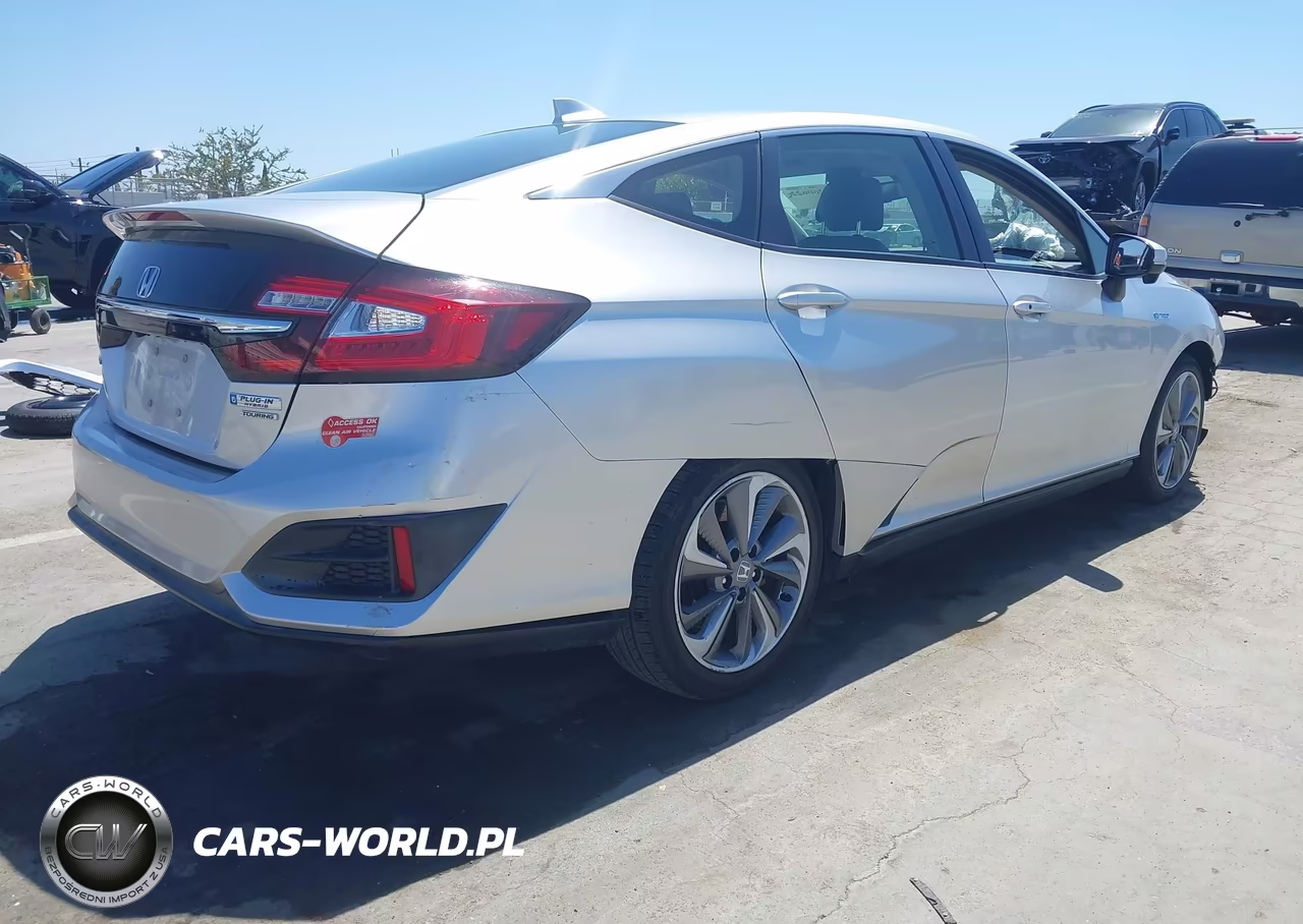 2018 Honda Clarity Plug-In Hybrid Touring VIN:JHMZC5F33JC006371 - 4