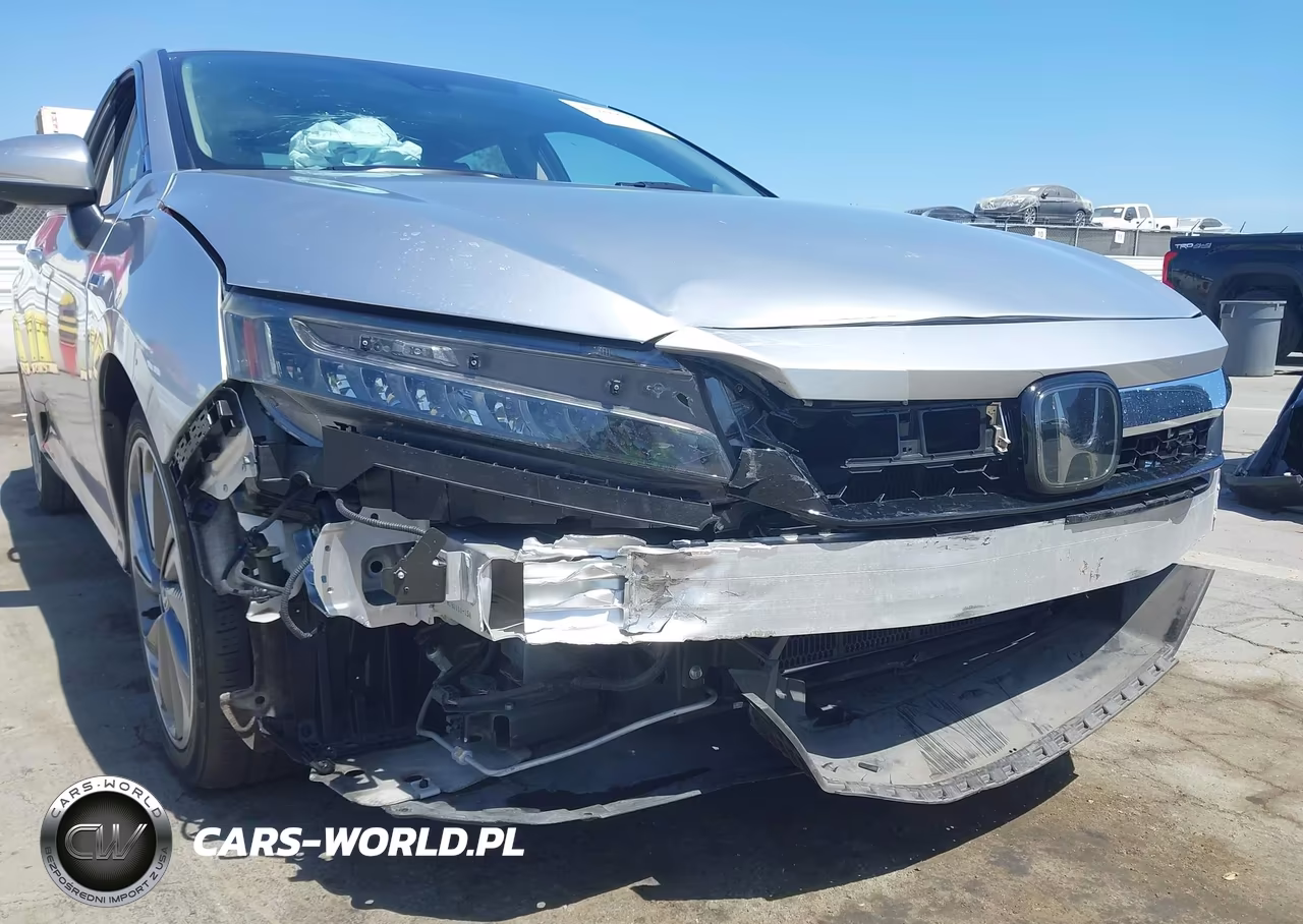 2018 Honda Clarity Plug-In Hybrid Touring VIN:JHMZC5F33JC006371 - 6