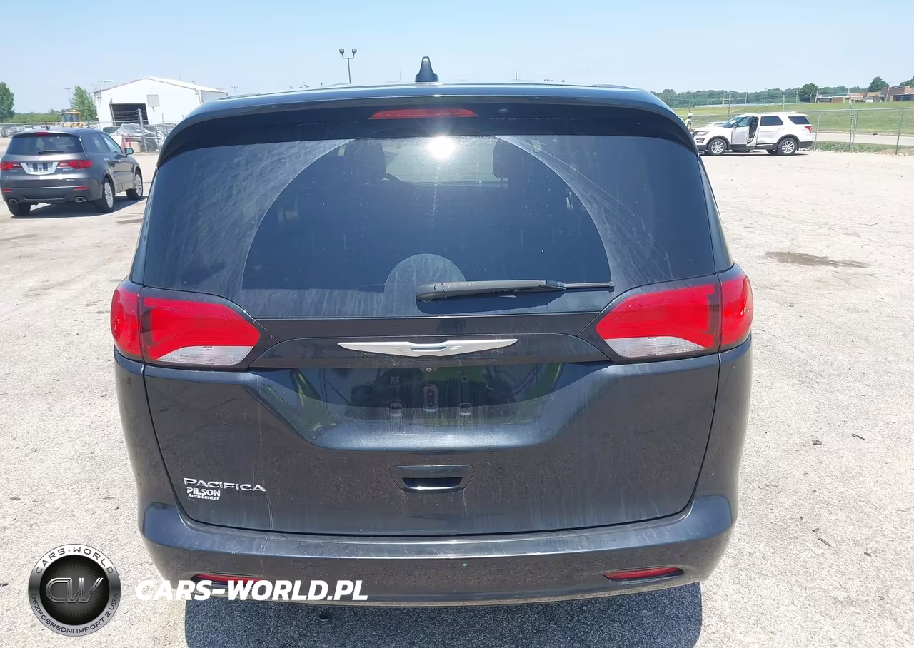 2017 Chrysler Pacifica Touring VIN:2C4RC1DG6HR507336 - 16