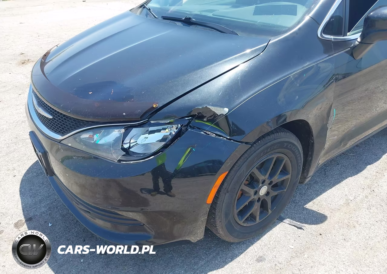 2017 Chrysler Pacifica Touring VIN:2C4RC1DG6HR507336 - 6