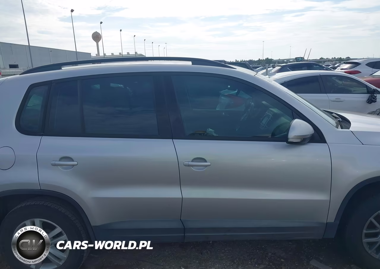 2015 Volkswagen Tiguan S VIN:WVGAV7AX2FW562560 - 13