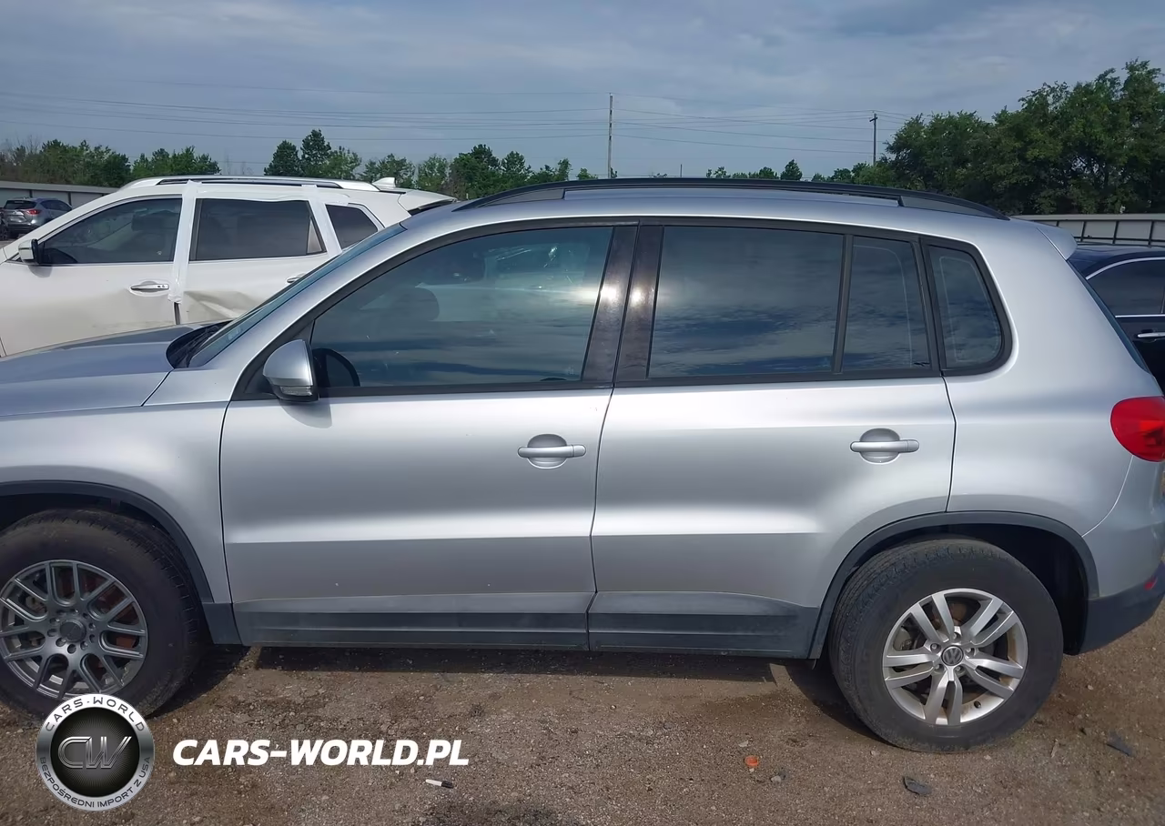 2015 Volkswagen Tiguan S VIN:WVGAV7AX2FW562560 - 14