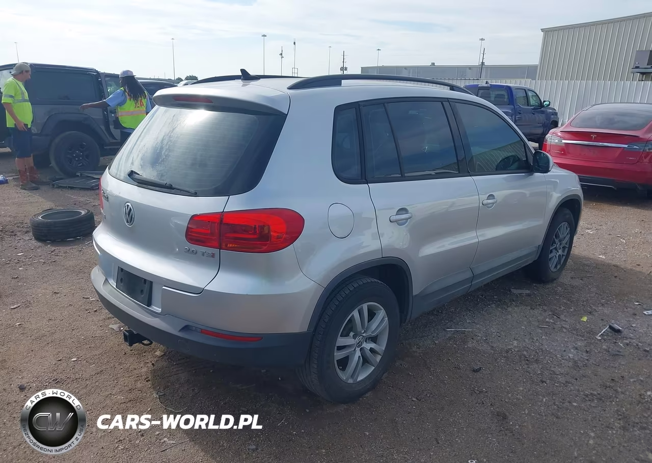 2015 Volkswagen Tiguan S VIN:WVGAV7AX2FW562560 - 4