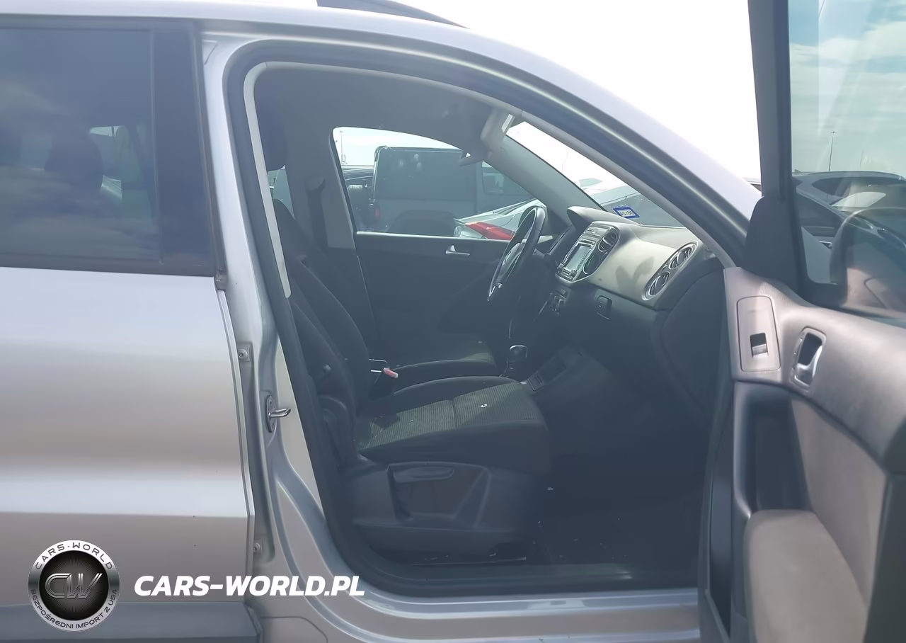 2015 Volkswagen Tiguan S VIN:WVGAV7AX2FW562560 - 5