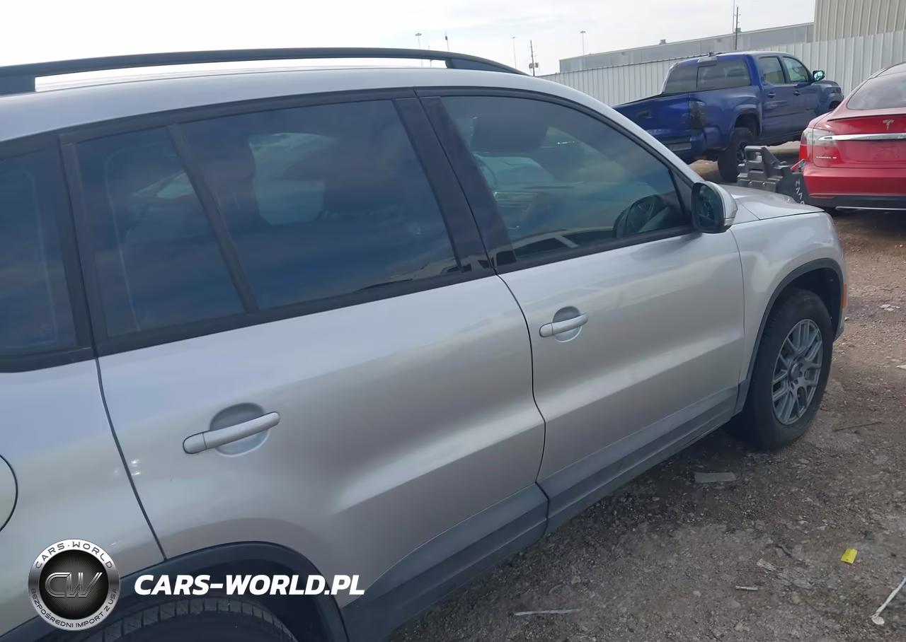 2015 Volkswagen Tiguan S VIN:WVGAV7AX2FW562560 - 6