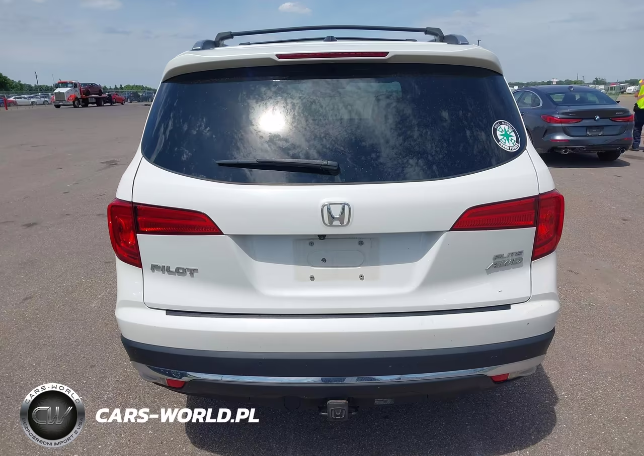 2017 Honda Pilot Elite VIN:5FNYF6H0XHB050345 - 16