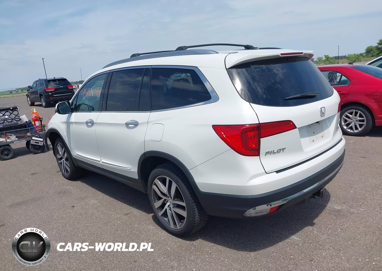 2017 Honda Pilot Elite VIN:5FNYF6H0XHB050345 - 3