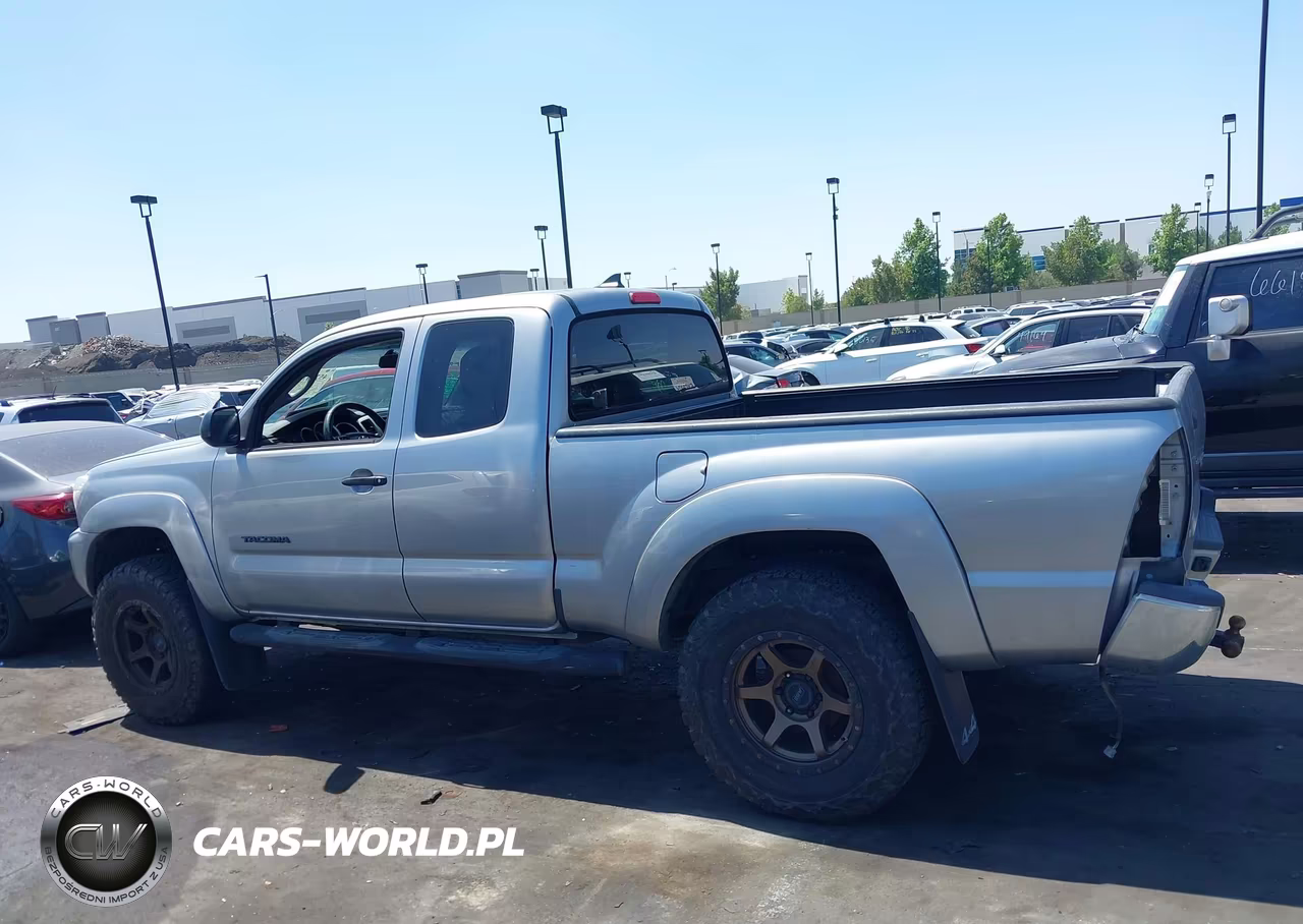 2015 Toyota Tacoma Base V6 VIN:5TFUU4EN5FX136657 - 15