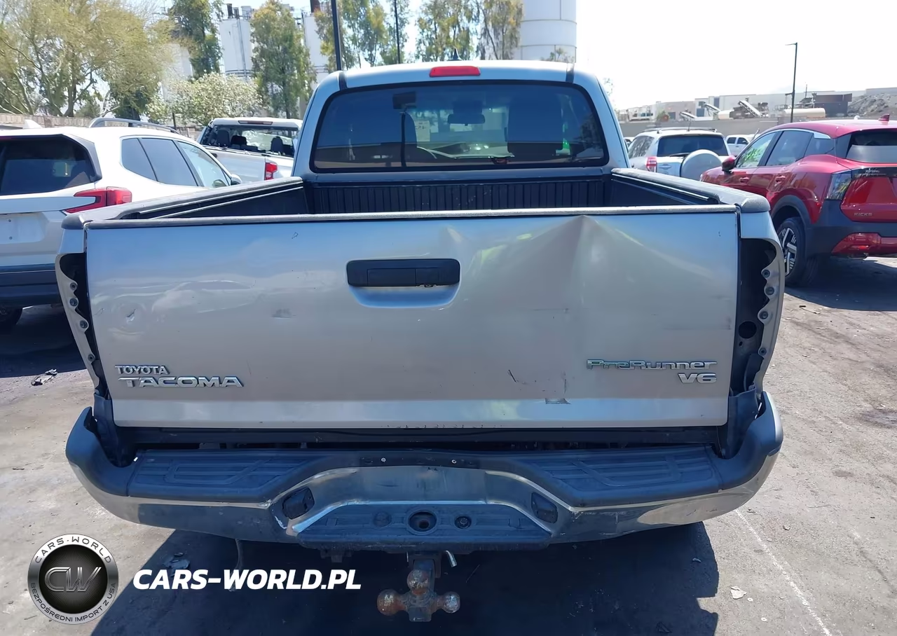 2015 Toyota Tacoma Base V6 VIN:5TFUU4EN5FX136657 - 17