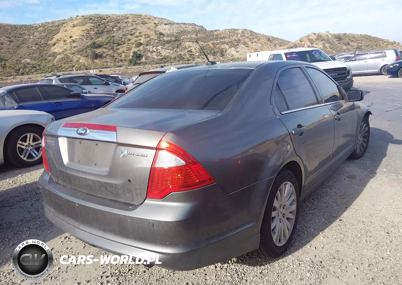 2011 Ford Fusion Hybrid VIN:3FADP0L37BR303126 - 4