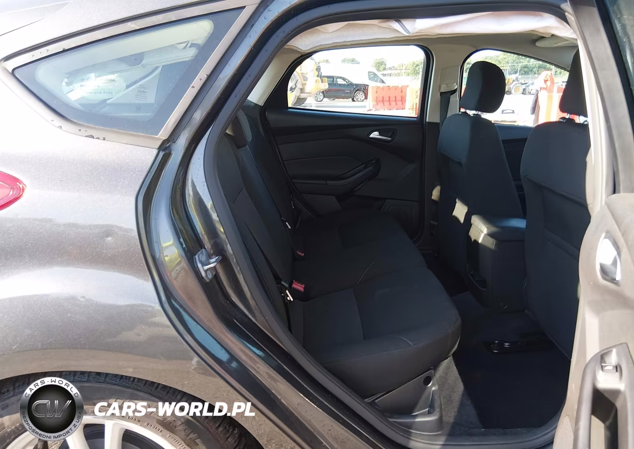 2016 Ford Focus Se VIN:1FADP3K25GL202943 - 8