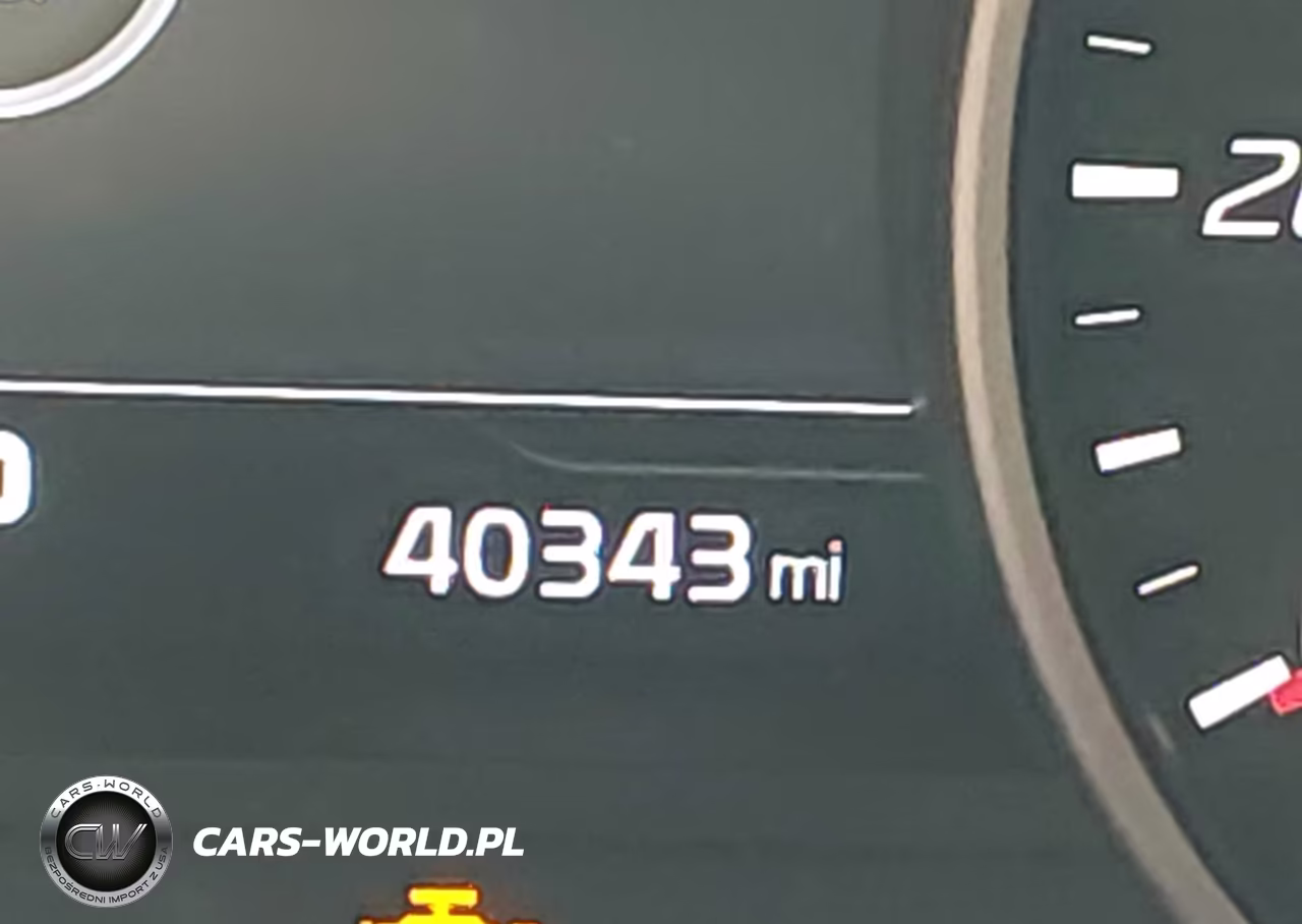 2018 Kia Stinger Premium VIN:KNAE25LA8J6037312 - 15