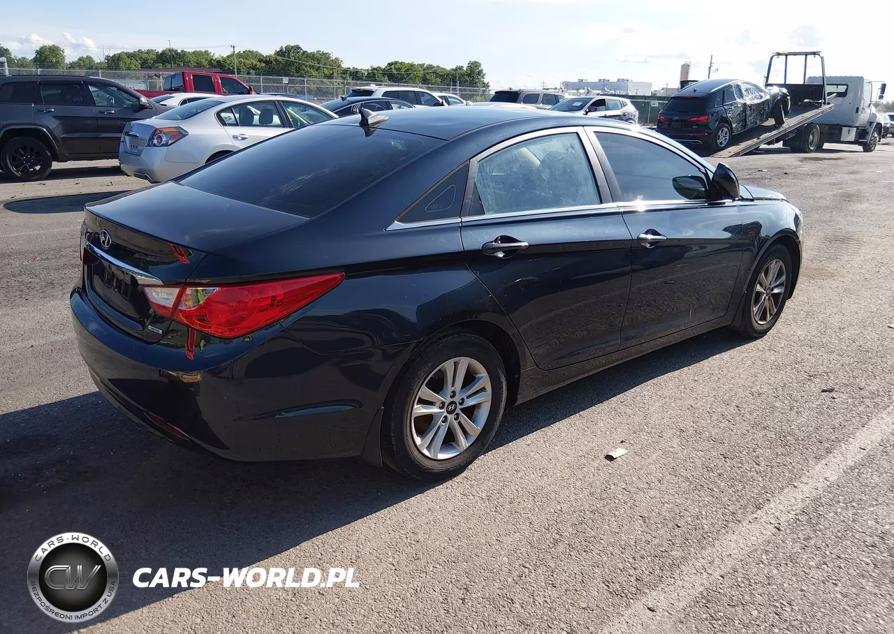 2013 Hyundai Sonata Gls VIN:5NPEB4AC4DH805945 - 4