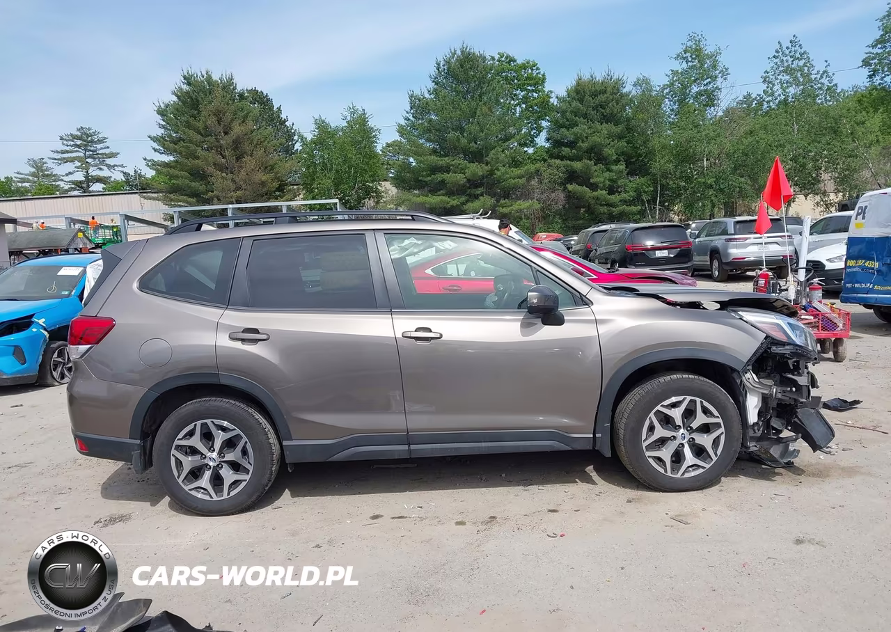 2020 Subaru Forester Premium VIN:JF2SKAJC2LH496895 - 14