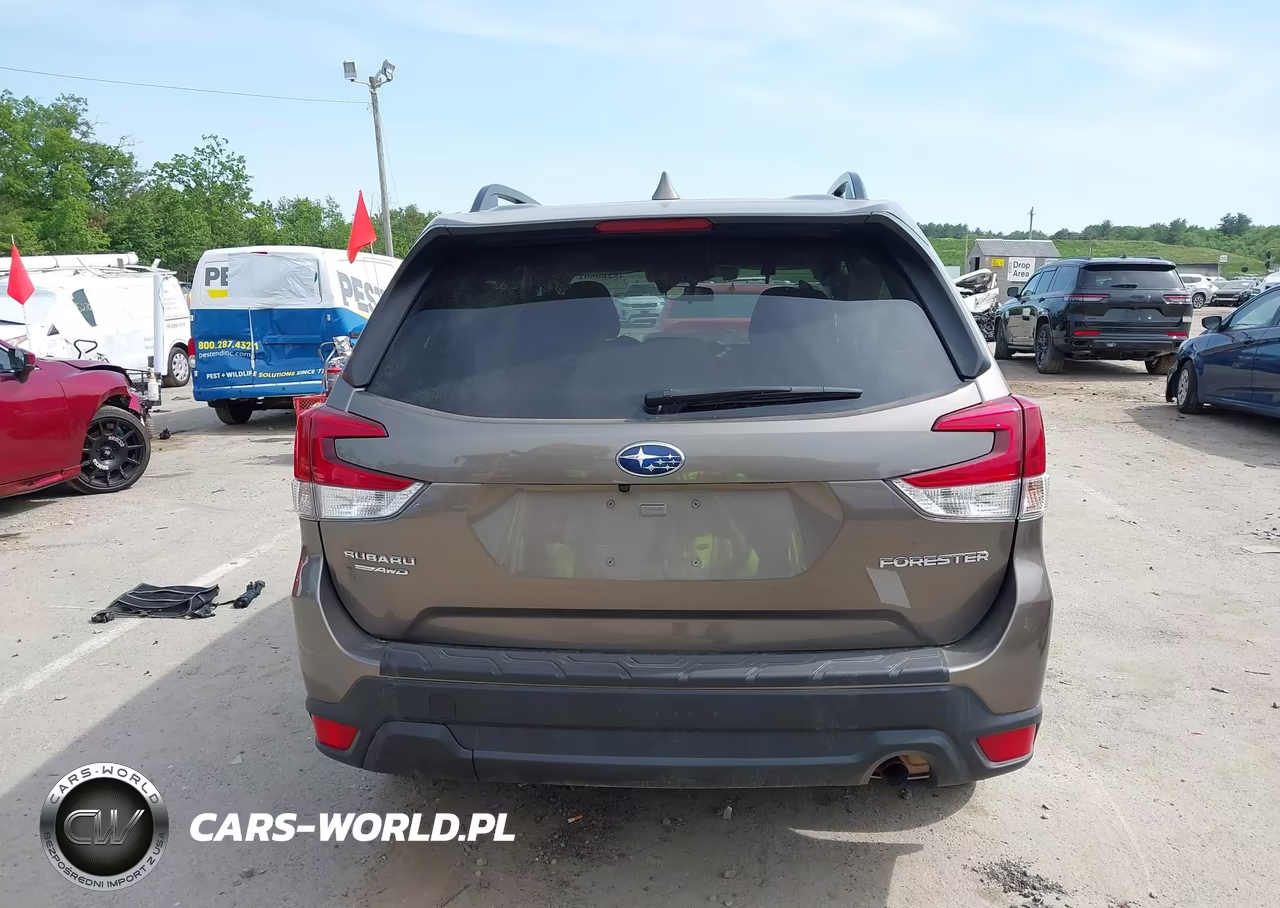 2020 Subaru Forester Premium VIN:JF2SKAJC2LH496895 - 17
