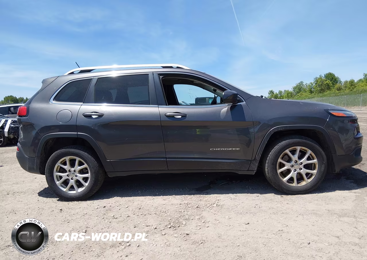 2015 Jeep Cherokee Latitude VIN:1C4PJMCB7FW544923 - 13