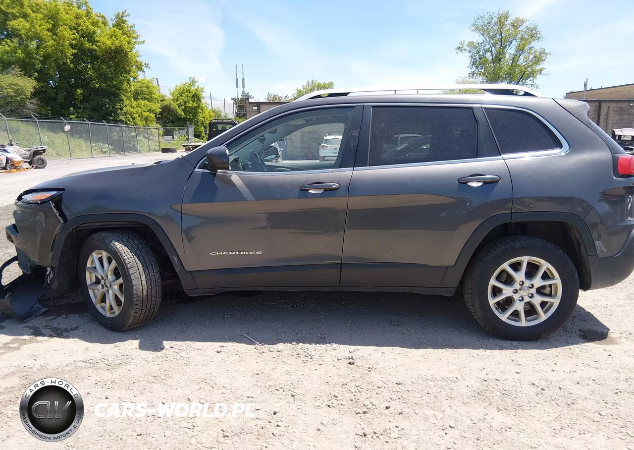 2015 Jeep Cherokee Latitude VIN:1C4PJMCB7FW544923 - 14