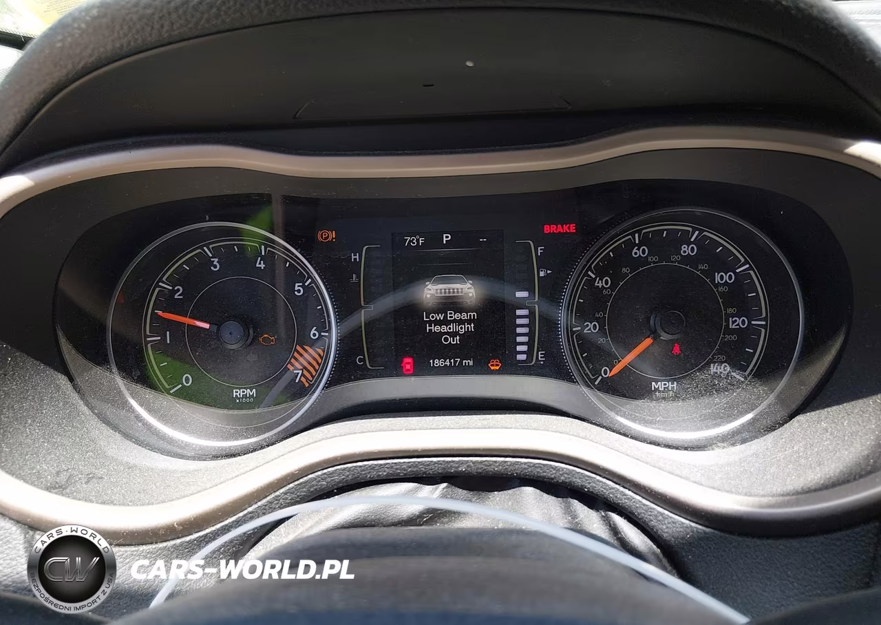 2015 Jeep Cherokee Latitude VIN:1C4PJMCB7FW544923 - 7