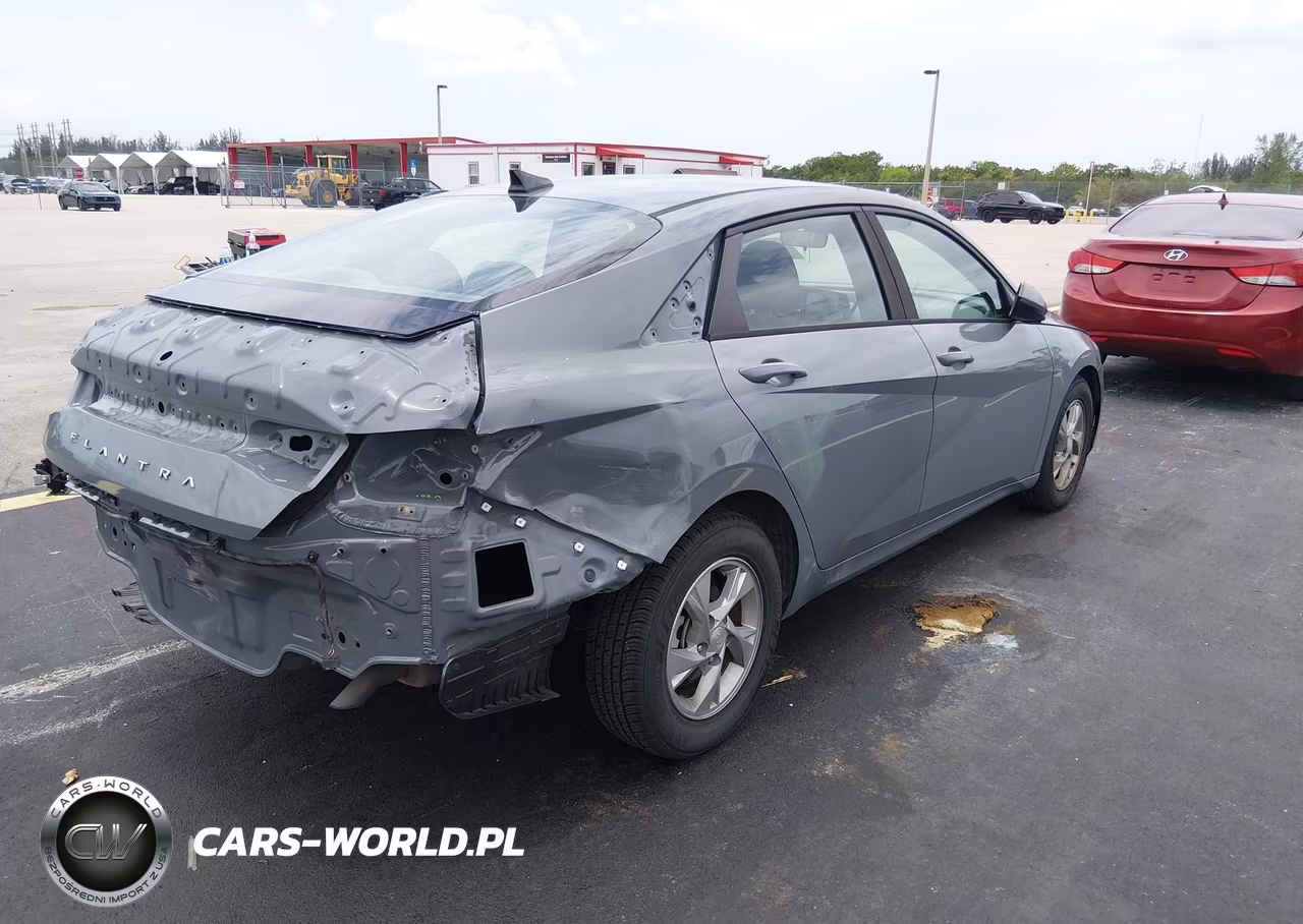 2022 Hyundai Elantra Se VIN:KMHLL4AG8NU350530 - 4