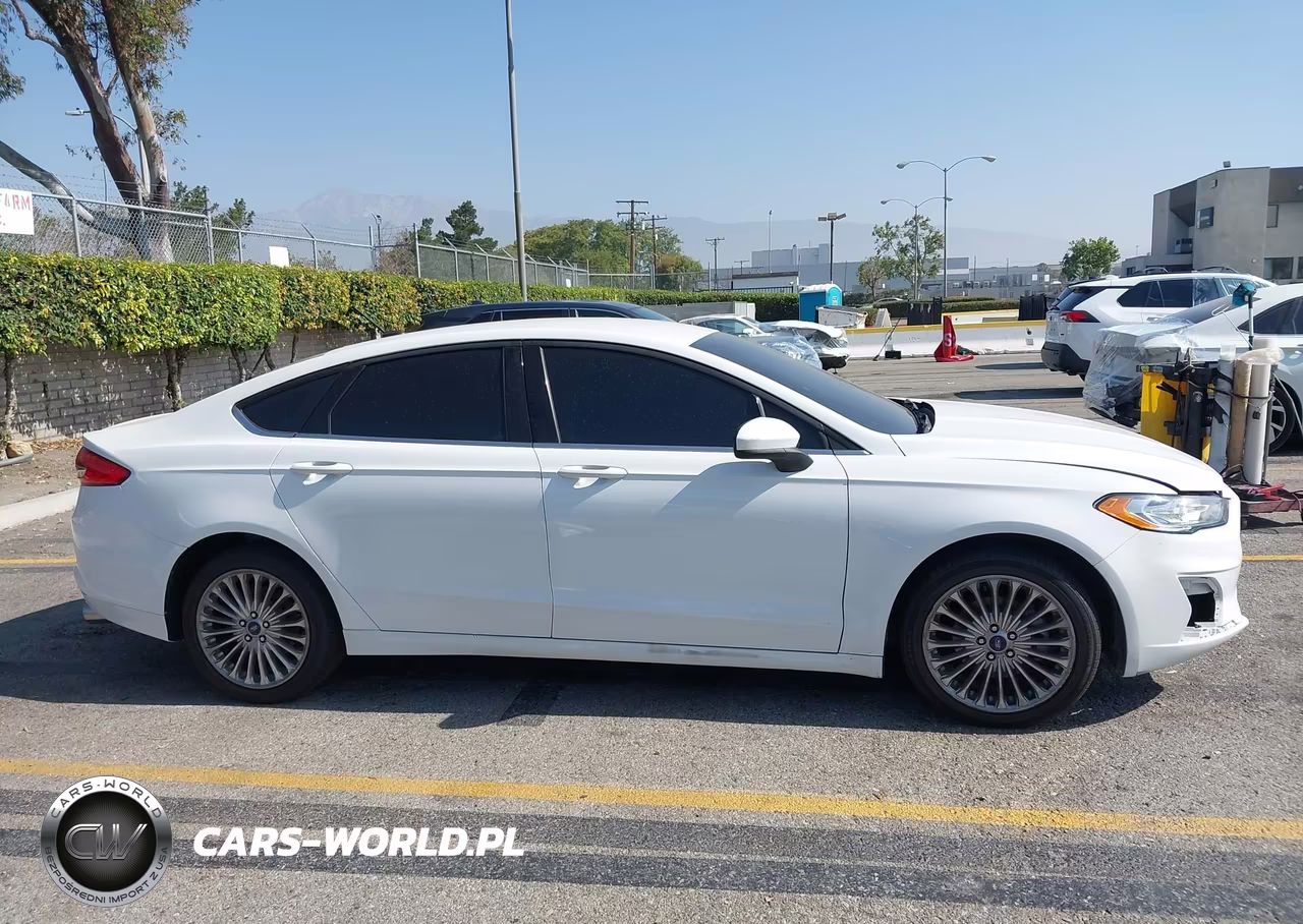 2019 Ford Fusion S VIN:3FA6P0G79KR184033 - 14