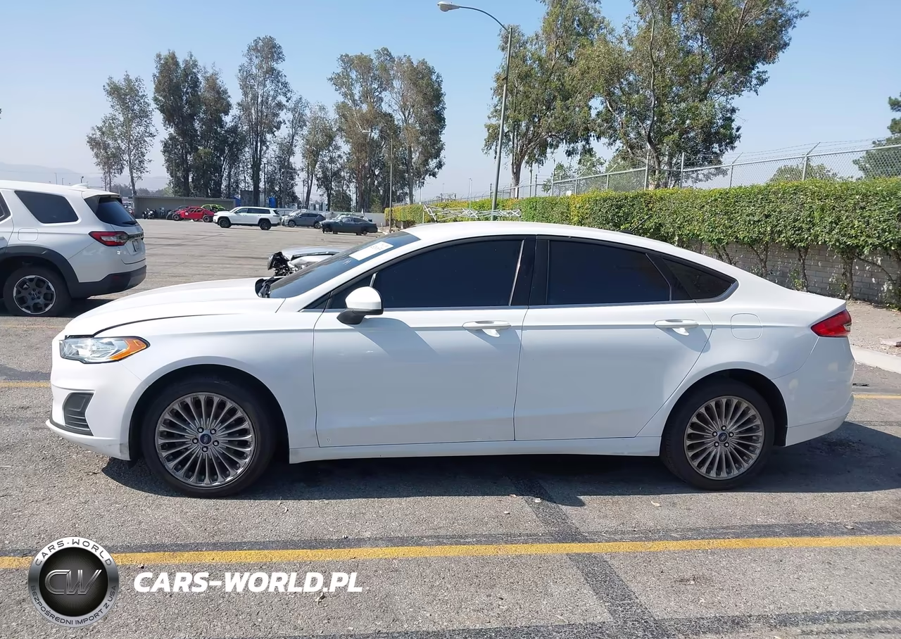 2019 Ford Fusion S VIN:3FA6P0G79KR184033 - 15