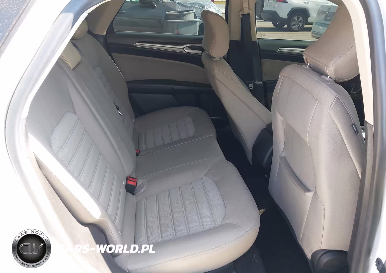 2019 Ford Fusion S VIN:3FA6P0G79KR184033 - 8